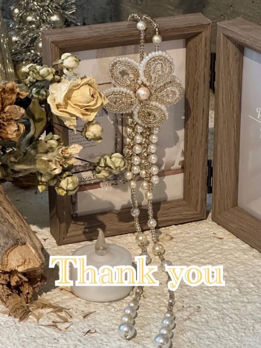 2024年2月15日『作家蚤の市』でこちらのゴールドとオフホワイトビーズのブローチ兼ネックレスがお嫁に行きました💐✨この時期は、卒業式や入学式で使いたいとの事でした💐✨現在は販売しておりませんが、下記でも色々販売しております↓

creema.jp/c/CandHLabo  

minne.com/chrome528