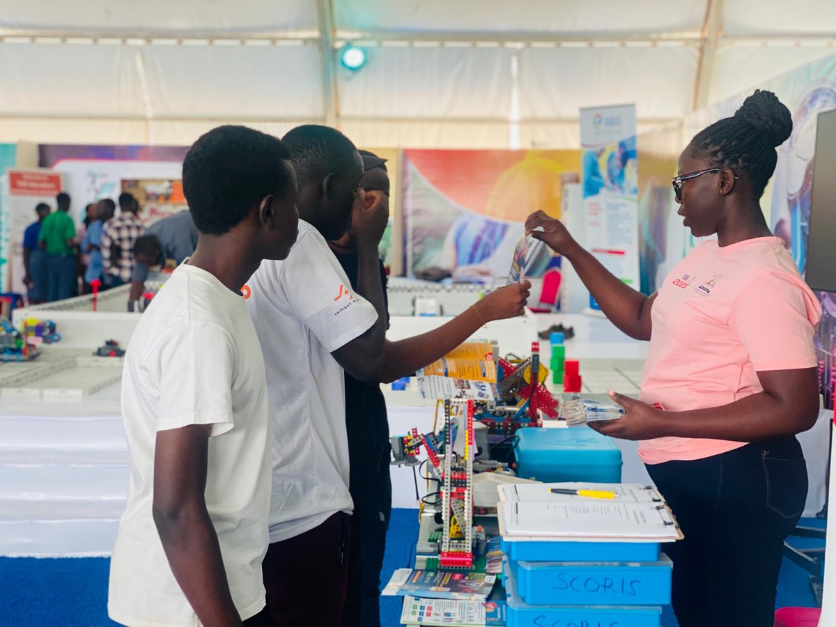ayikoru_m's tweet image. Innovation in action! Youths testing VEX V5 robots at #NationalScienceWeekUganda, Kololo Independence Grounds! Unleashing creativity &amp;amp; shaping the future! 

#VEXV5 #NSW2025 #YoungEngineers #UGRobotics2025 #ResearchNews @RugyendoQuotes  @UNDPUganda @STIsecretariat