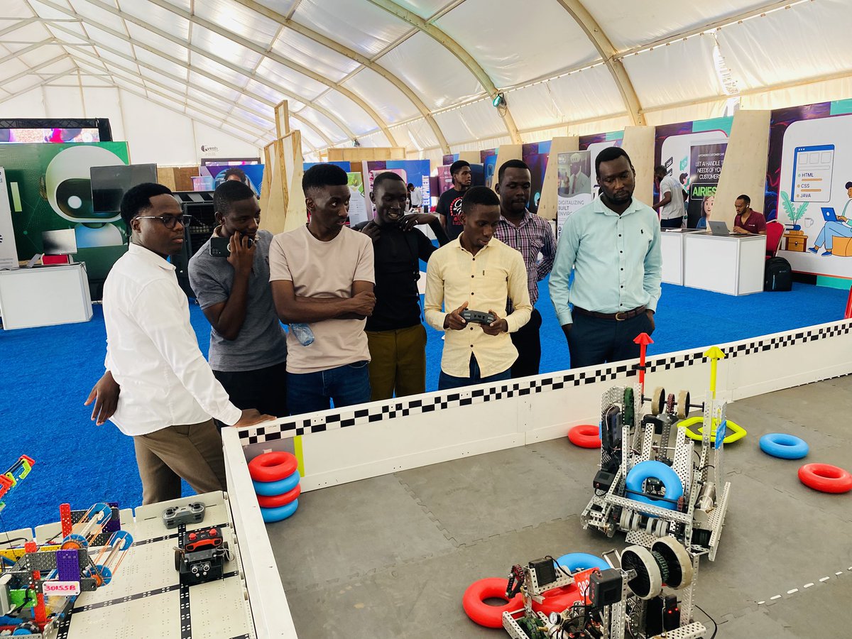 ayikoru_m's tweet image. Innovation in action! Youths testing VEX V5 robots at #NationalScienceWeekUganda, Kololo Independence Grounds! Unleashing creativity &amp;amp; shaping the future! 

#VEXV5 #NSW2025 #YoungEngineers #UGRobotics2025 #ResearchNews @RugyendoQuotes  @UNDPUganda @STIsecretariat