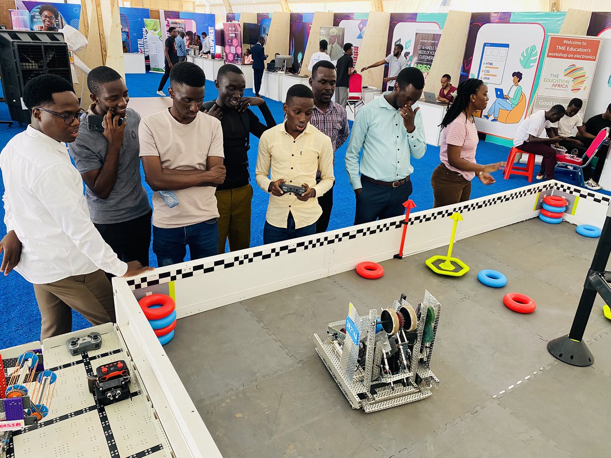 ayikoru_m's tweet image. Innovation in action! Youths testing VEX V5 robots at #NationalScienceWeekUganda, Kololo Independence Grounds! Unleashing creativity &amp;amp; shaping the future! 

#VEXV5 #NSW2025 #YoungEngineers #UGRobotics2025 #ResearchNews @RugyendoQuotes  @UNDPUganda @STIsecretariat