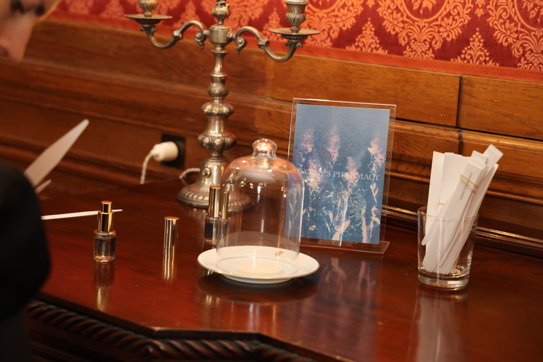 Irish Embassy Paris (@irlembparis) on Twitter photo 📖👒Joyeux Bloomsday !
En ce jour si spécial, nous avons eu le plaisir d’accueillir de nombreux convives pour un petit-déjeuner Joycéen. 
Au programme des lectures, de la musique et la présentation d’un projet olfactif autour de "Ulysse" (plus d’informations très bientôt !) 📖👒Joyeux Bloomsday !
En ce jour si spécial, nous avons eu le plaisir d’accueillir de nombreux convives pour un petit-déjeuner Joycéen. 
Au programme des lectures, de la musique et la présentation d’un projet olfactif autour de "Ulysse" (plus d’informations très bientôt !)