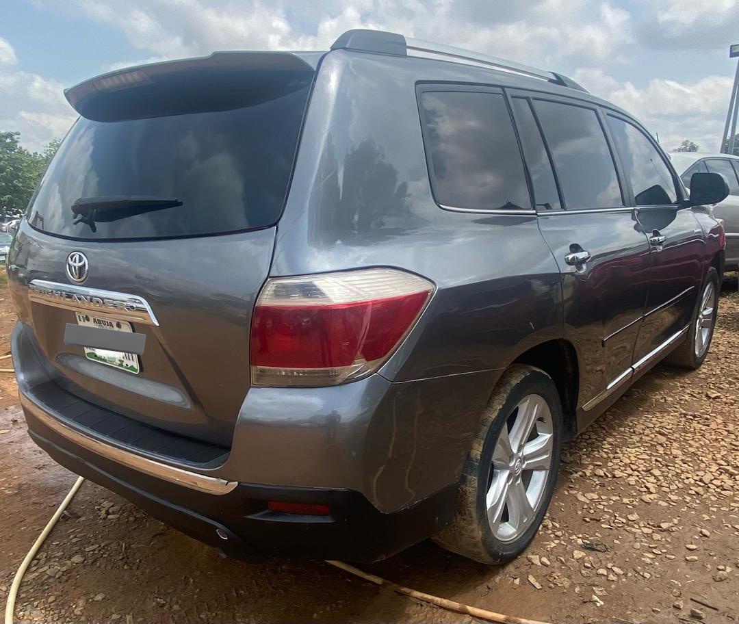 2011 Toyota Highlander Limited 
Registered 
Duty ✅ 
Keyless 
Power boot 
Full option 
ABUJA 
Price: 11.8m
DM or call 09067505058
