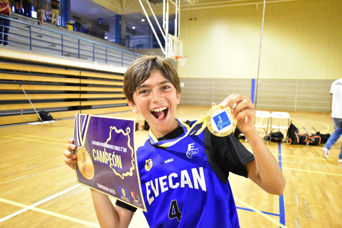 📚 Season 2024-2025 in the books‼️

👨‍👦 #DadAndSon
💛 #Proud
🏀 #Granca
👨🏻‍💻 #TeamManager
💙 #Renzo4
🙏🏻 #Blessed