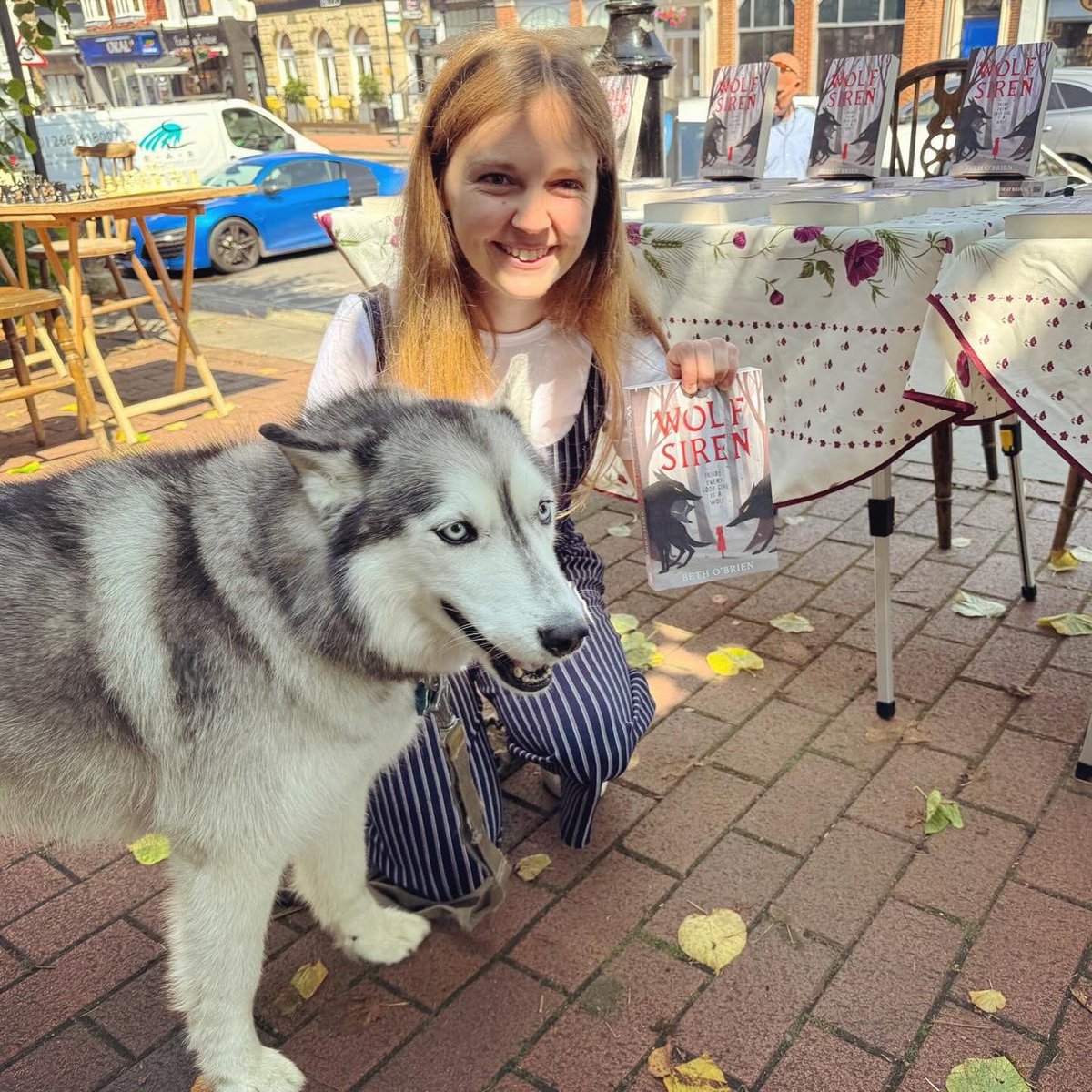 Everyone.. meet Loba (which means wolf in Spanish!) who I met while signing copies of Wolf Siren in the sunshine outside The Bookshop East Grinstead! 🐺

A huge thank you to <a href="/JohnPye7/">John Pye</a> for having me, and to every single person who came to say hello, and/or bought a book! 🐺❤️