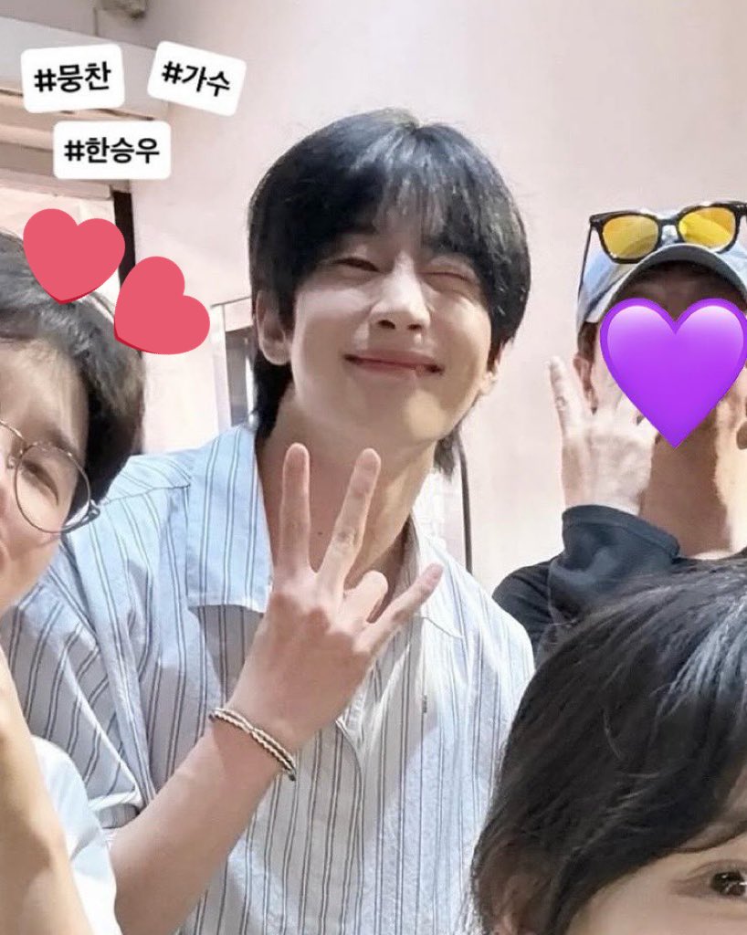 swyhgz's tweet photo. Recent: X1 Manager-nim &amp; Seungwoo 🥺 https://t.co/lRGKsFzJPW