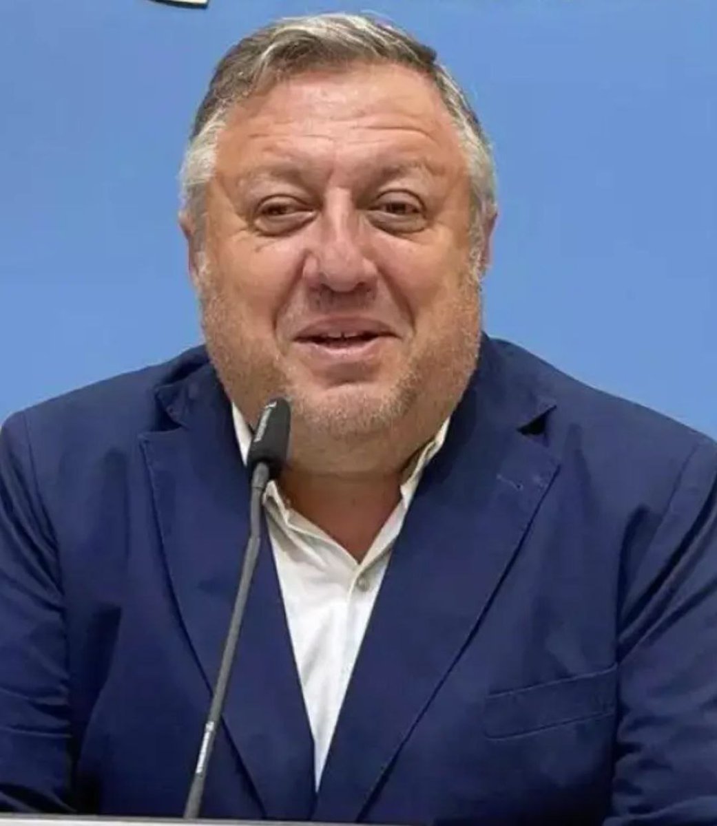 <a href="/JLambanM/">Javier Lambán</a> súper callado, no dice ni pio, por si su hombre de máxima confianza "Alfonso Gomez" convoca una rueda de presa y empieza a hablar de todo lo que sabe y puede salpicar a <a href="/JLambanM/">Javier Lambán</a>  y <a href="/PerezAnadon/">Carlos Pérez Anadón</a>, Según el entorno de Gómez  el quiere seguir en política hasta los 70 años.