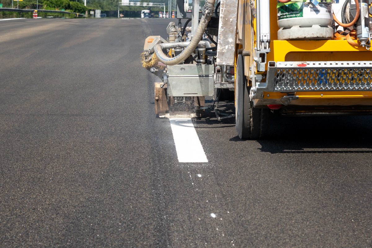 🦺 In de nacht van 17 op 18, 18 op 19 en 19 op 20 juni is tussen 19.30 tot 05.00 uur de #A6 richting #Almere dicht van #Lelystad tot Almere-Oostvaarders ⛔
Wegdek, detectielussen en belijning worden vernieuwd 🛠️
Extra reistijd tot max 30 minuten ⏰
ℹ️ bit.ly/3HkjTjM