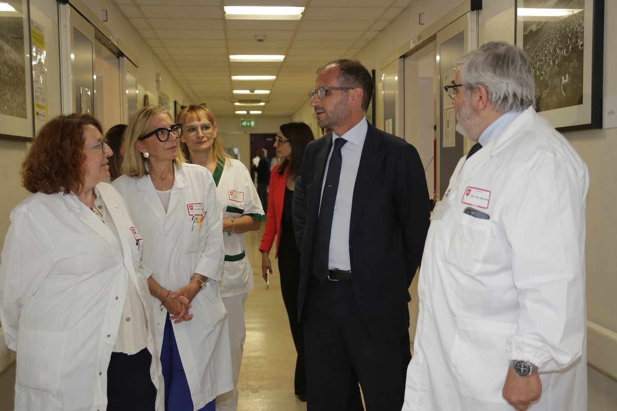 'Rappresenta un esempio virtuoso di come la sanità possa coniugare eccellenza clinica, accoglienza e valori umani', cosi il Sottosegretario alla Salute Marcello Gemmato dopo la visita all’Ospedale San Giovanni Battista dell’Ordine di Malta a Roma. sanita.acismom.it/sottosegretari…