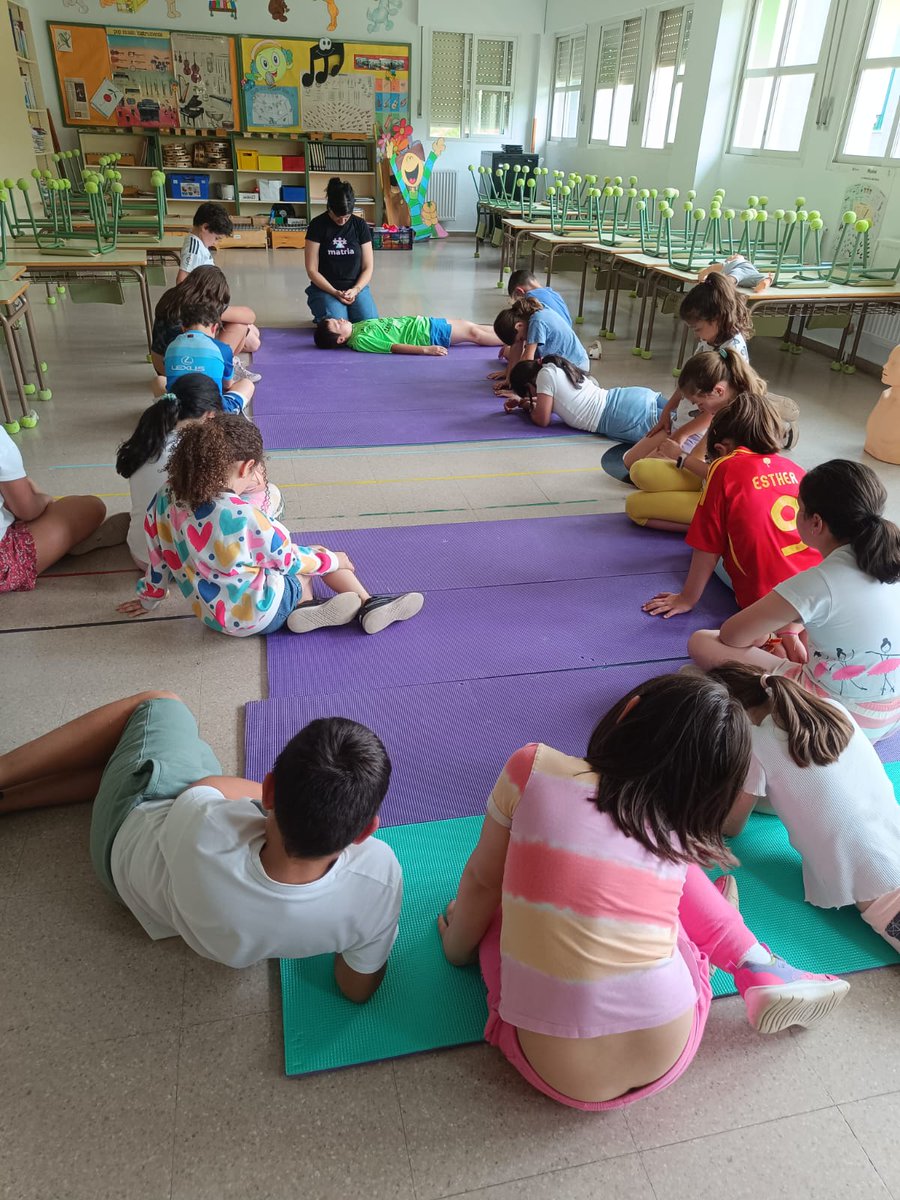 Los alumnos y alumnas de 4º de primaria aprendieron un montón sobre primeros auxilios de la mano de Matria y gracias a nuestro AMPA 
#proyectosdelClaudio