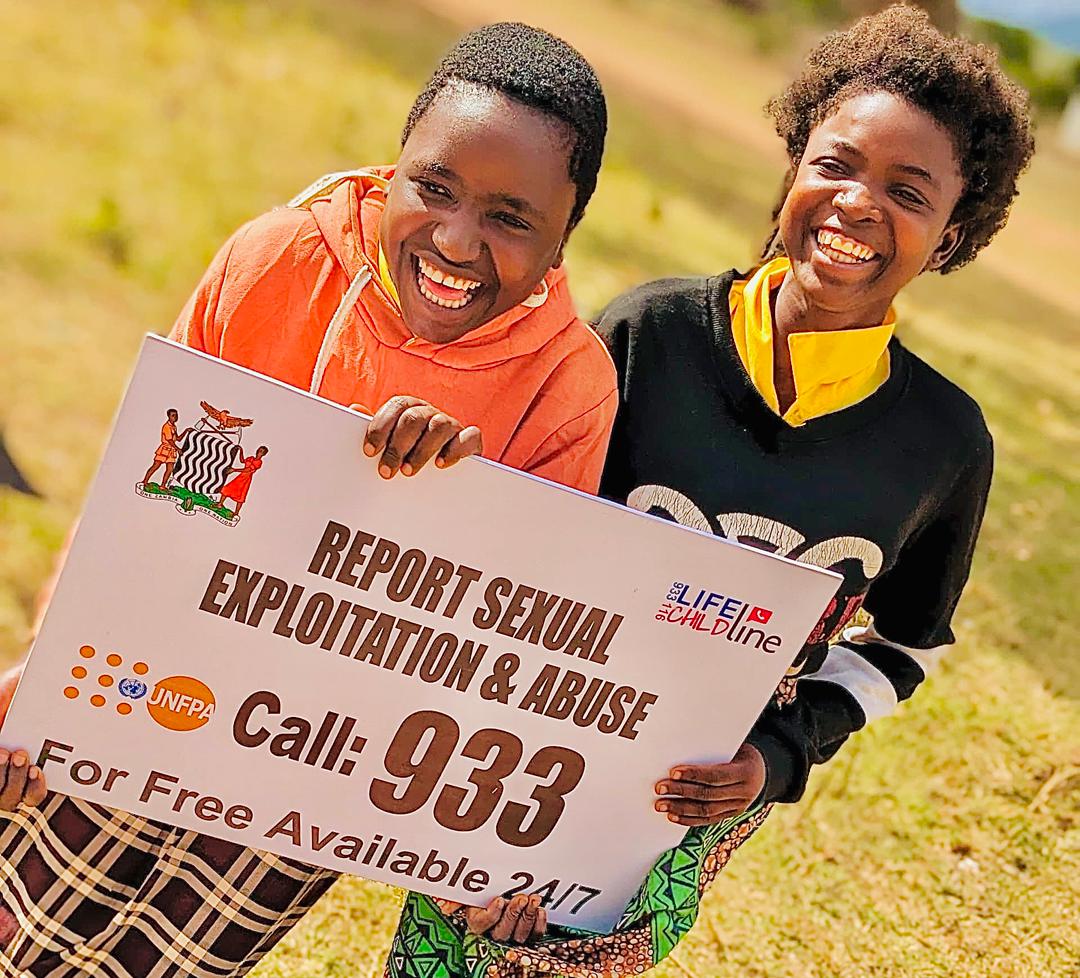 UNFPAZambia's tweet image. This #DayoftheAfricanChild, @UNFPAZambia we reaffirm our call to #endharmfulpractices against girls. Through #GAPS (2022–2024) with support from @SwedeninZM girls graduated from Safe Spaces — 53.8% were aged 10–14.
With @UNFPA_ESARO @YwcaCouncil @LifeLineZambia