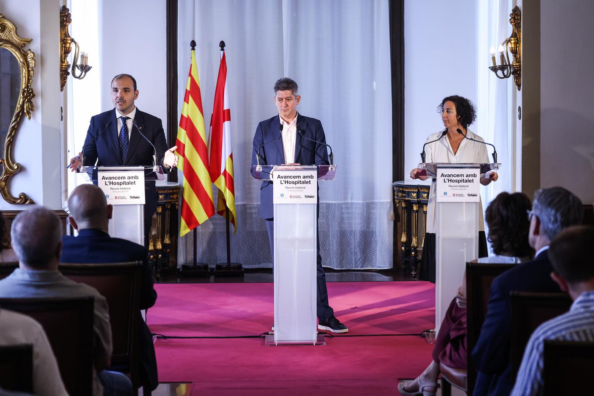 Albert Dalmau Miranda (@albertdalmau) on Twitter photo Posar el país en marxa vol dir això: trobar solucions, acordar amb els municipis i posar-ho tot a favor per fer possible que passin coses.
Aquest <a href="/govern/">Govern de Catalunya</a> avança amb els municipis. Avui, avancem amb l’Hospitalet. Posar el país en marxa vol dir això: trobar solucions, acordar amb els municipis i posar-ho tot a favor per fer possible que passin coses.
Aquest <a href="/govern/">Govern de Catalunya</a> avança amb els municipis. Avui, avancem amb l’Hospitalet.