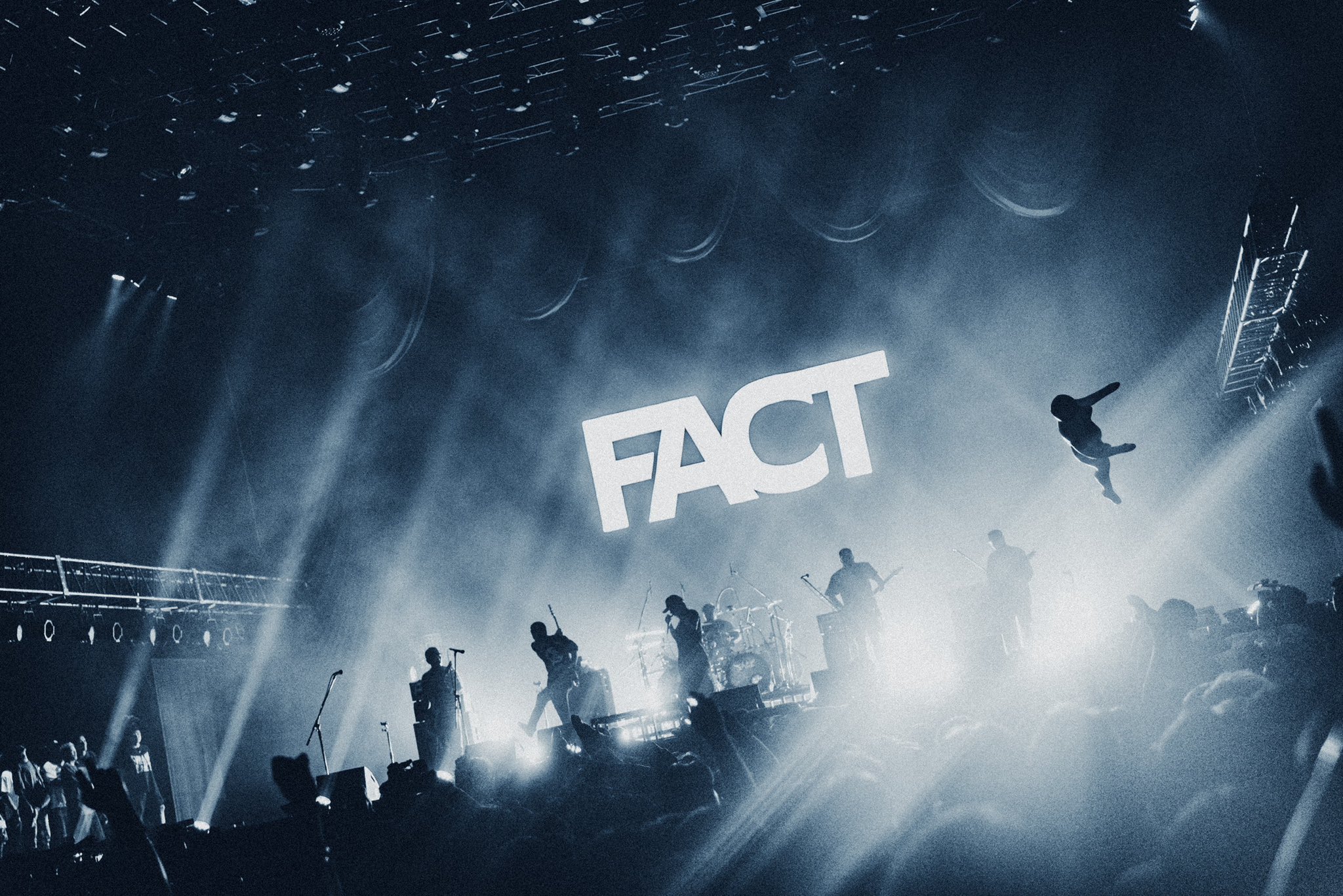 FACT/002〈2枚組〉 1d749110-fa9d-4b07-8666-
