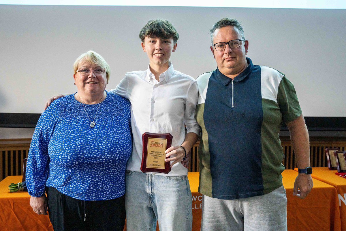 NSCGAoS's tweet image. 🚨Congatulations🚨
Winner of the Megan Newton contribution to sport award- Alex Viggars. Well done 👏🏼