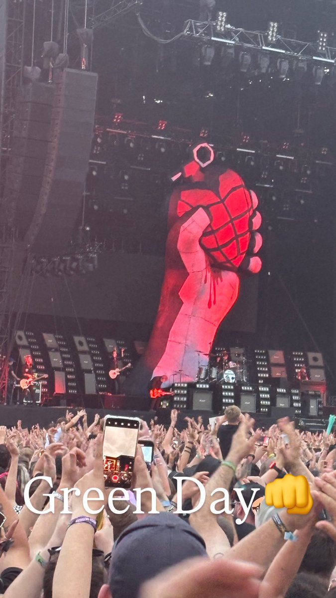 KevinHo60481430's tweet image. @GreenDay #downloadfestival #download2025 - AMAZING!