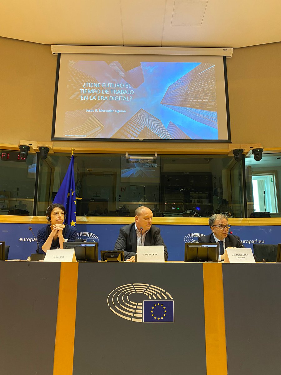 Researchers, speakers and moderators presented brilliantly