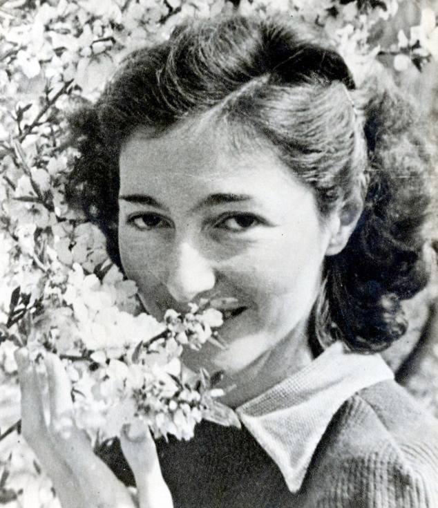 Poznaj historię kobiety, która zainspirowała Jamesa Bonda, a mimo to przez lata pozostawała w cieniu. 
🕯 W rocznicę śmierci Krystyny Skarbek (zm.15 czerwca 1952) – niezwykłej kobiety, której odwaga zmieniła bieg historii 🕯
Z okazji tej rocznicy zapraszamy do obejrzenia
