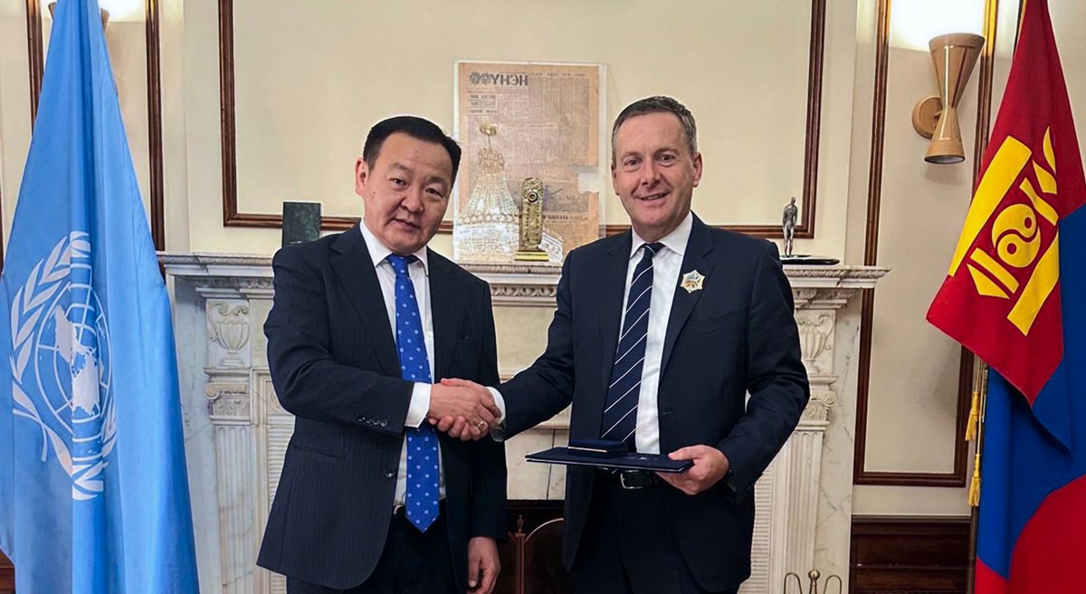 Монгол Улсын Ерөнхийлөгч Ухнаагийн Хүрэлсүхийн зарлигаар, 2025 оны 6 дугаар сарын 13-ны өдөр ХасБанкны Төлөөлөн Удирдах Зөвлөлийн гишүүн Майкл Мадденыг Монгол Улсын төрийн дээд шагнал болох Алтангадас одонгоор шагналаа.

Майкл Мадден нь 2009 оноос хойш ХасБанк болон түүний толгой