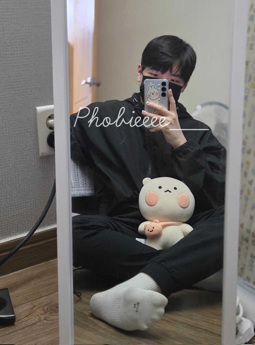 Phobieeee___'s tweet image. 원래도 잘 안올리지만..
Ins bieee_000