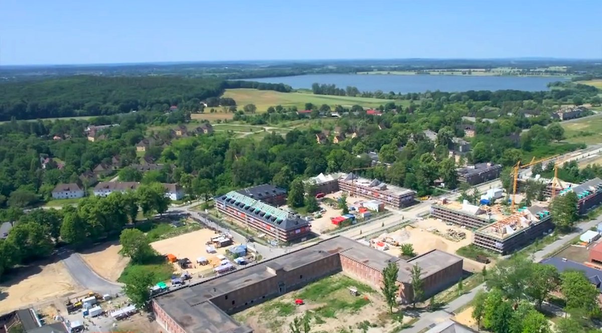 Es geht gut voran in #Krampnitz ! Super Nachrichten für neuen #Wohnraum. 👍 Jetzt hat bei unserem Stadtteilfest am 14.6.2025 <a href="/rbb24/">rbb|24</a> die erste Musterwohnung erkunden können! ▶  rbb24.de/panorama/beitr…