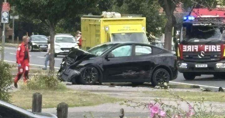 Stolen Tesla Ends Up Crashing In Orpington
kentnews.online/stolen-tesla-e…