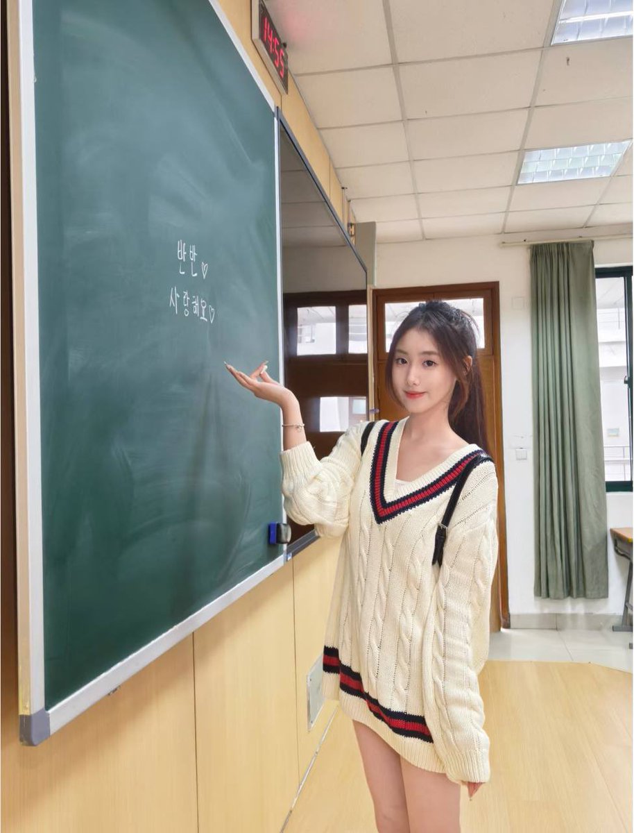 Qq103289's tweet photo. 广州 索隆🏠07年小恩学妹短暂兼职
07 年 刚满18岁 🉑🐍蚊 69 丝袜 制服 双飞 
身高/170
体重/90斤
胸围/c
· 少量毛 超级紧 水多多  
• 情趣丝袜 上下粉嫩 刚破处 
• 听话乖巧 性格温柔 安静聆听哥哥的话语
• 梦想是做幸福的小猫 
• 让你感受从未体验过的紧致配合度100
✈️ https://t.co/hfsZ2ahi6U https://t.co/x7TpYf06zN