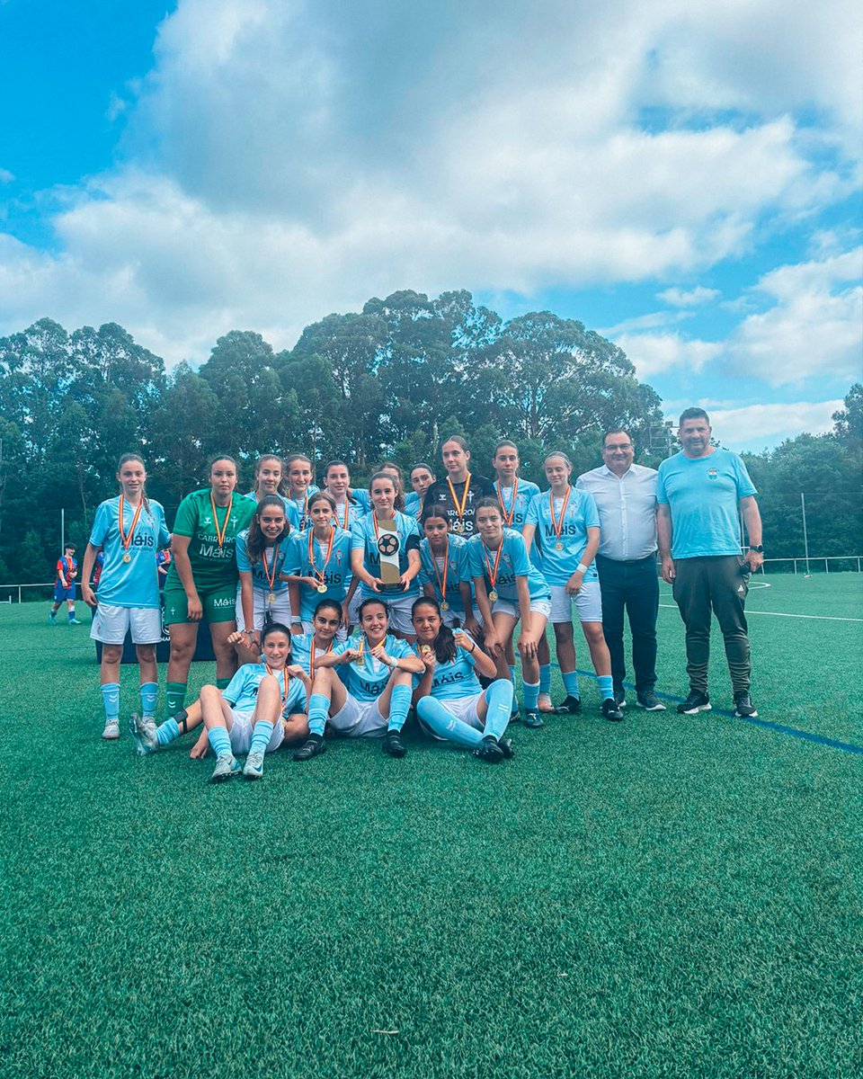 🏆 𝐂𝐀𝐌𝐏𝐈𝐎𝐀𝐒 𝐄𝐍 𝐍𝐀𝐑𝐎́𝐍 🏆

#AsCeltasCadete proclamaronse campioas do XI Torneo Cidade de Narón Cadete Feminino.

Parabéns, rapazas! ✊🏼🩵