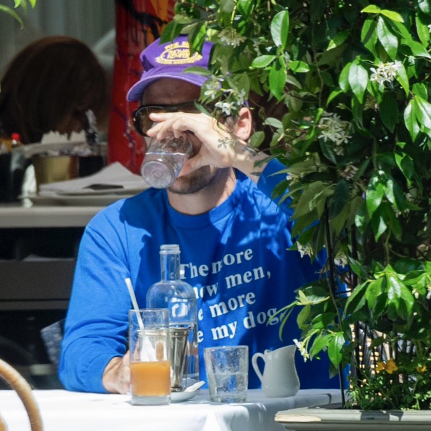 GtjFU02aMAAGym5?format=jpg&name=900x900 ‘The More I Know Men, The More I Like My Dog’: Harry’s New Shirt Has Fans Screaming — Is This a Hidden Love Confession?