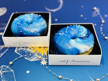 ギャラクシードーナツ】 まるで宇宙を閉じ込めたような 幻想的な