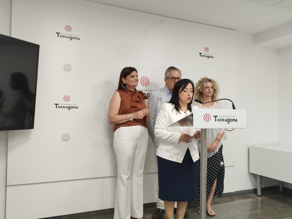 tere ortega sarlé (@tereortega) on Twitter photo El <a href="/pp_tarragona/">PP Tarragona</a> fa balanç dels dos primers anys del mandat.
Diu <a href="/MMerceMartorell/">Maria Mercè Martorell</a> que el Govern 'No ha sabut escoltar la ciutadania'
Informa <a href="/tarragonaradio/">Tarragona Ràdio 🟣</a> El <a href="/pp_tarragona/">PP Tarragona</a> fa balanç dels dos primers anys del mandat.
Diu <a href="/MMerceMartorell/">Maria Mercè Martorell</a> que el Govern 'No ha sabut escoltar la ciutadania'
Informa <a href="/tarragonaradio/">Tarragona Ràdio 🟣</a>