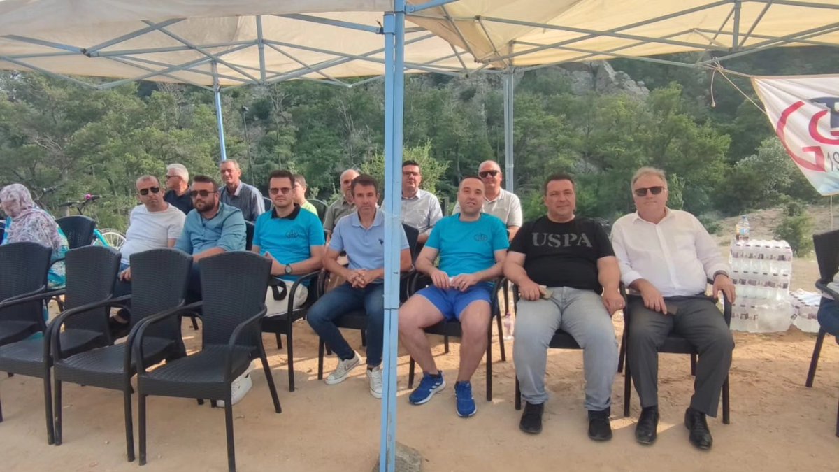 Gümülcine Türk Gençler Birliği tarafından geleneksel olarak her yıl düzenlenen Kır Koşusu'na katıldık. Genel Başkan Yardımcıları Metin Hacıosman ve Koray Bağdatlı DEB Partisi'ni temsilen etkinlikte yer aldılar. Gümülcine Türk Gençler Birliği yöneticilerini bizleri doğayla iç içe