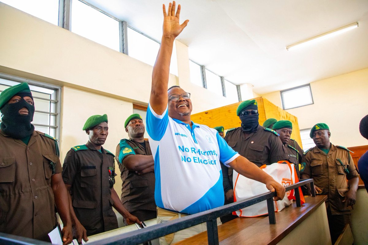 Chadema Tanzania (@chadematz2) on Twitter photo "Mhe. Hakimu kuanzia sasa mimi ndio nitakayekimbizana na hawa Mawakili wa Serikali." Mhe. <a href="/TunduALissu/">Tundu Antiphas Lissu</a> "Mhe. Hakimu kuanzia sasa mimi ndio nitakayekimbizana na hawa Mawakili wa Serikali." Mhe. <a href="/TunduALissu/">Tundu Antiphas Lissu</a>