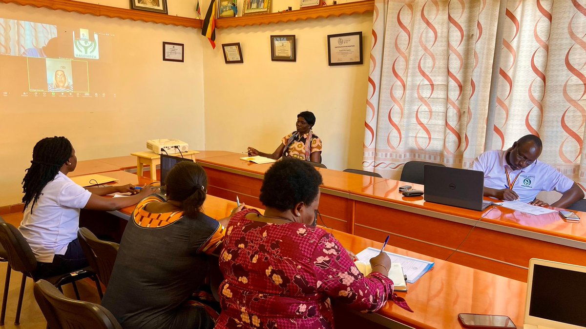 HospiceAfricaUg's tweet photo. @Presidency_SL @mohgovgh @nighealthwatch @MinofHealthUG @palliativeire @PCAUganda @APCAssociation @eddie_mwebesa Abigail Simon Hart expressed gratitude to the facilitators and Dr. Anne for designing a course that is highly practical and relevant to Africa's context, appreciating how the course brought out the realities and challenges of implementing palliative care in Africa
#palliativecare https://t.co/Tc3J1R8fwC