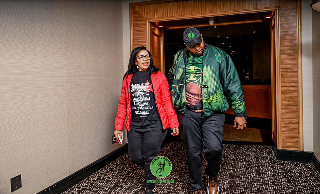 Patricia_Bantom's tweet image. Today is my follow-back day. If you  believe that Floyd Shivambu must form a revolution movement, repost this post, and follow for a follow-back.