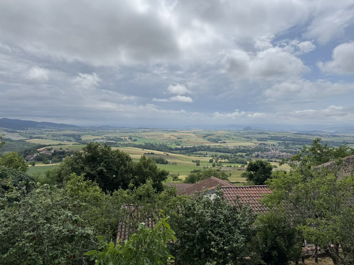 darkzov's tweet image. 1ere étape des vacances chez des amis d’#Auvergne Les paysages sont magnifiques