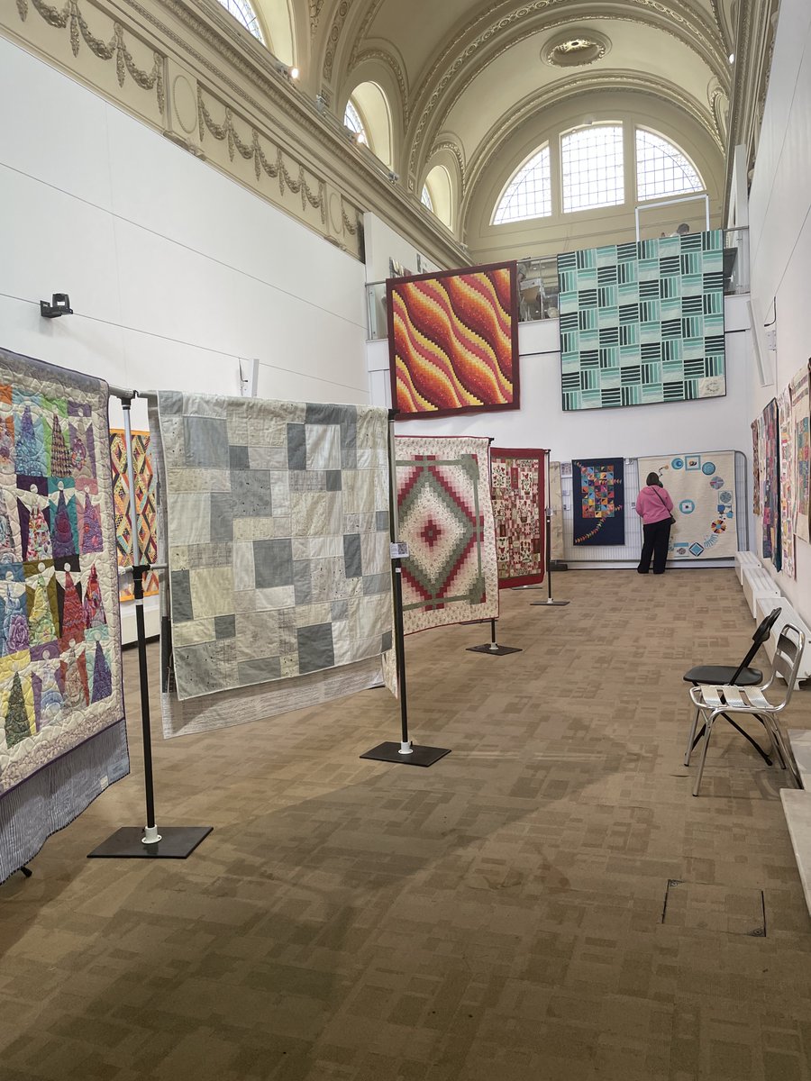 TUS_LibraryMW's tweet image. This weekend LSAD hosted the annual River of Dreams Quilt Exhibition 2025! The #creativity of these talented people who are passionate about #quilting is amazing!
Stop by LSAD Library to see their book display on  textile arts!
#tuslibraries #WeareTUS #RiverofDreams2025