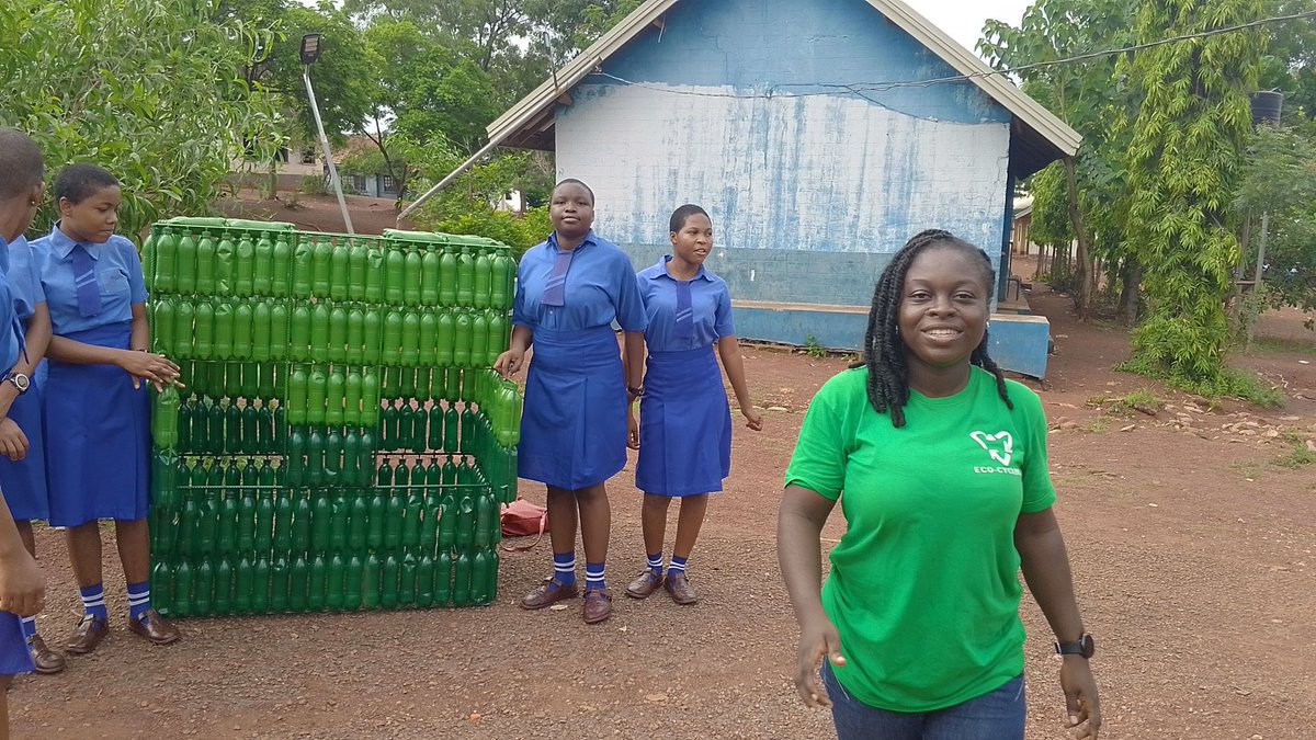 I had the privilege of joining a panel discussion to share my experiences on how plastic pollution affects girls in schools and the innovative solutions that have worked well.💡 

Thanks to <a href="/Green_ibezim/">Chukwuebuka Ibezim #GreenIbezim</a> , <a href="/MenEngageAfrica/">MenEngage Africa</a> for having me....I really appreciate the opportunity.🙂