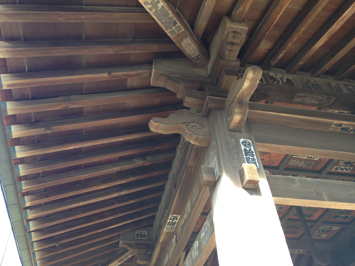 普通、鐘突堂の屋根の裏がどうなっているかなんて知っている人は居ない。資料を集める事が大事 