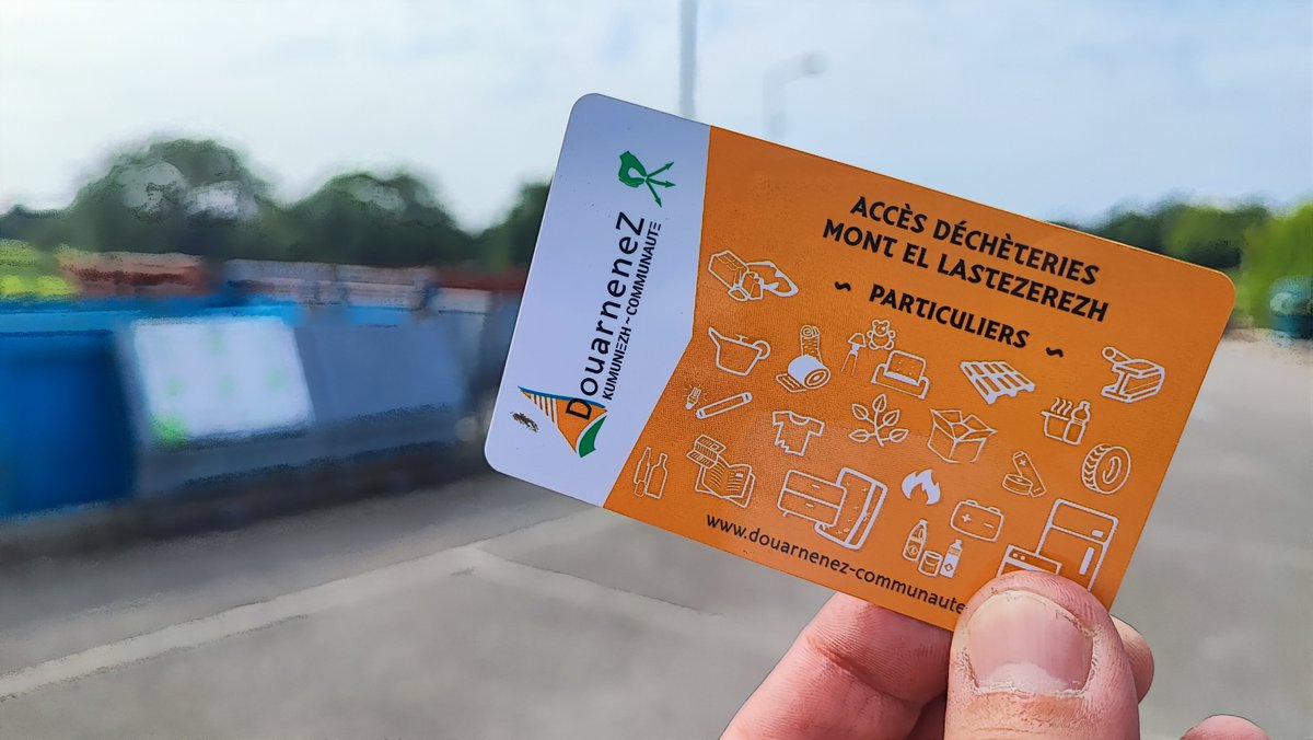[DECHETERIES]
Comme à la déchèterie à Douarnenez, celle de Poullan-sur-mer va prochainement entrer en travaux. L'accès aux déchèteries se fera à l'aide d'un badge magnétique permettant d'ouvrir les barrières d'entrée.
✅Toutes les infos ici : douarnenez-communaute.fr/badges-dechete…