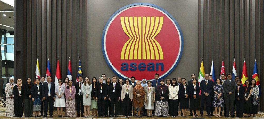 On 13 June 2025, the 50th ASEAN Audit Committee Meeting was held at ASEAN HQ, chaired by Malaysia. #SAOThailand joined other members and Timor-Leste to share insights on audit, risk, and governance, strengthening ASEAN’s accountability and transparency. <a href="/SunSutthi/">Sutthi Sun</a>