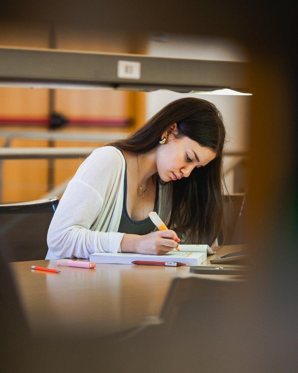 unitorvergata's tweet image. Giugno: post muto.
Buona fortuna alle studentesse e agli studenti di #unitorvergata per gli esami🍀