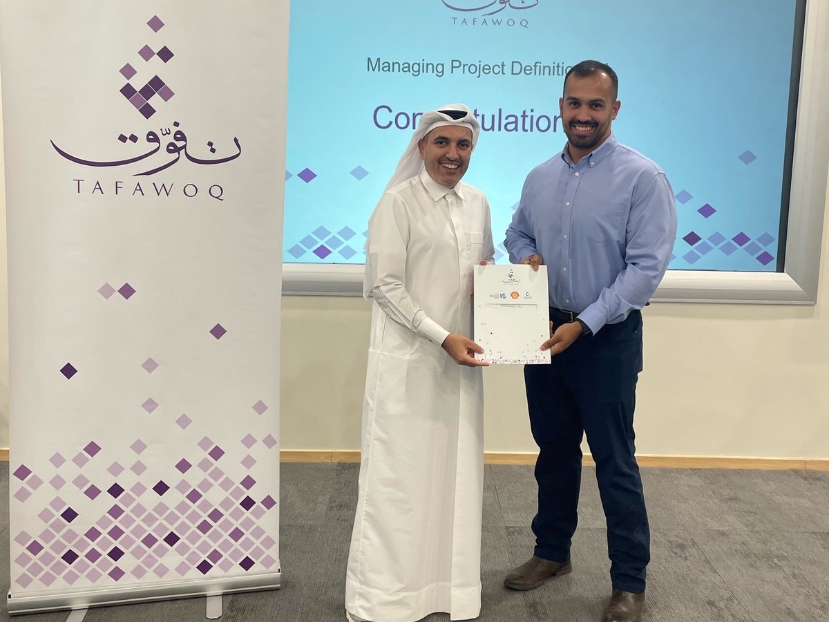 يسعدنا أن نشارككم خبر تجديد اعتماد معهد ”تفوق“ بنجاح من رابطة إدارة المشاريع (APM)، وهي المنظمة الوحيدة في العالم التي تتمتع بعضوية معتمدة ومخصصة لمهنة إدارة المشاريع. ويمثل هذا الإنجاز علامة فارقة ترسخ مكانة ”تفوق“ المميزة كونه المعهد المعتمد الوحيد في شركة شل ومنطقة الشرق