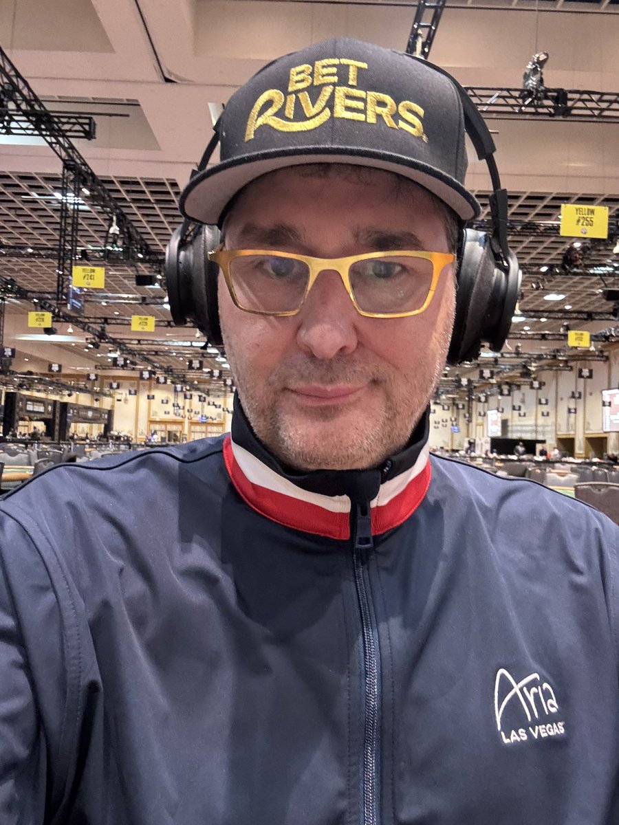 phil_hellmuth tweet media