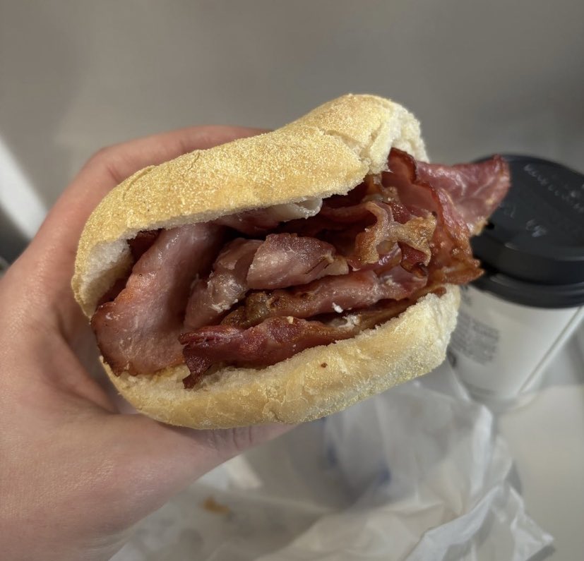 No Context Brits tweet media