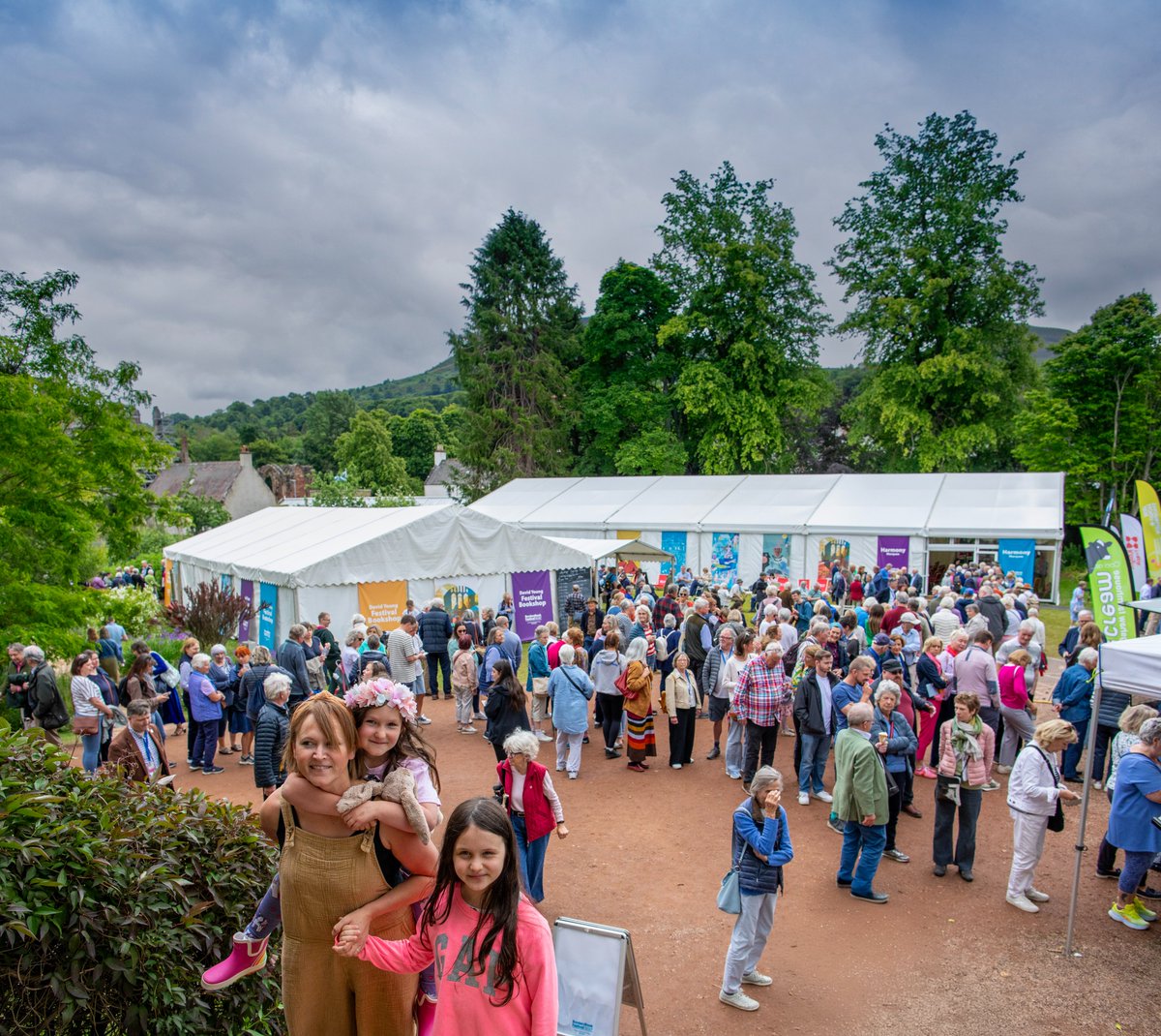 BookBrunch (@bookbrunch) on Twitter photo .<a href="/BordersBookFest/">Borders Book Festival</a> has reported record numbers for this year, with stars including Michael Palin, Gordon Buchanan, Jeremy Hunt, Andrew Marr, Gavin Esler, Larry Lamb, Jim Swire, Alison Steadman and Ian Rankin
bookbrunch.co.uk/page/article-d… (£) .<a href="/BordersBookFest/">Borders Book Festival</a> has reported record numbers for this year, with stars including Michael Palin, Gordon Buchanan, Jeremy Hunt, Andrew Marr, Gavin Esler, Larry Lamb, Jim Swire, Alison Steadman and Ian Rankin
bookbrunch.co.uk/page/article-d… (£)