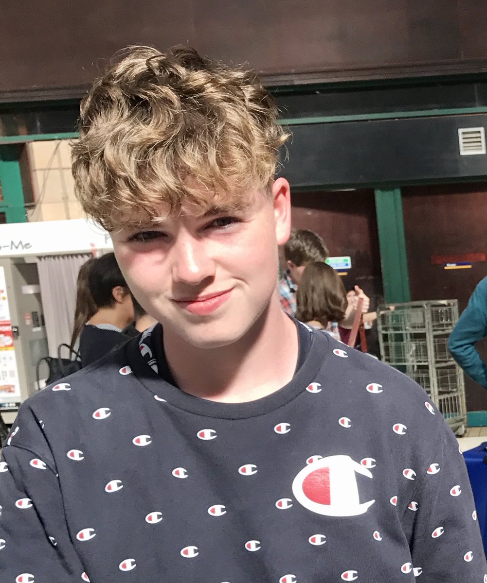 Another Father's Day passes by (5 now) without you. 
What I would give for the usual 11th hour present of a card and a Terry's chocolate orange!! 
It was a classic Daniel move delivered with that smile and charm.
What I would give for those moments back.