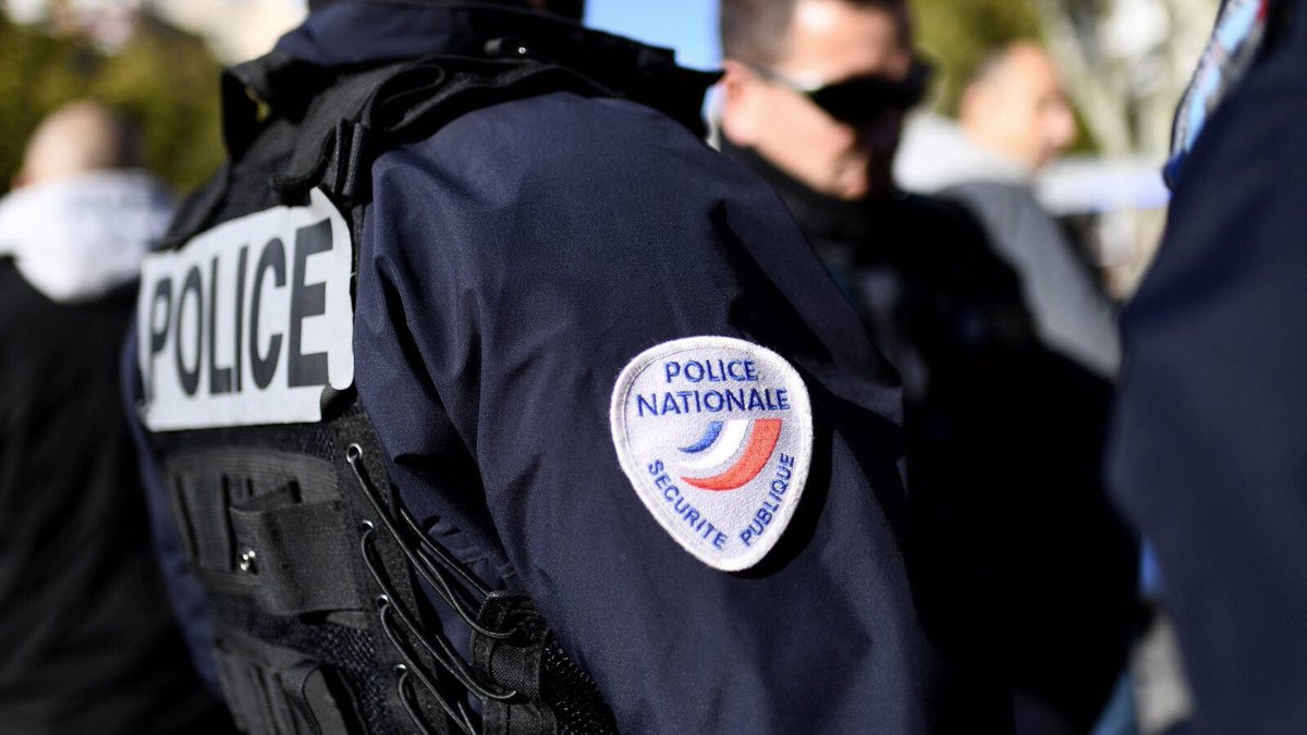 Bastion (@bastionmediaoff) on Twitter photo 🚨🇫🇷 𝗔𝗟𝗘𝗥𝗧𝗘 𝗜𝗡𝗙𝗢 — Une adolescente de 15 ans a été VIOLÉE à Saint-Genis-Laval. Son agresseur, Radouane L., 41 ans, a été interpellé.
Bien connu de la justice, il cumule plus de 50 MENTIONS au TAJ. (<a href="/DavidAlaime/">David Alaime</a>) 🚨🇫🇷 𝗔𝗟𝗘𝗥𝗧𝗘 𝗜𝗡𝗙𝗢 — Une adolescente de 15 ans a été VIOLÉE à Saint-Genis-Laval. Son agresseur, Radouane L., 41 ans, a été interpellé.
Bien connu de la justice, il cumule plus de 50 MENTIONS au TAJ. (<a href="/DavidAlaime/">David Alaime</a>)