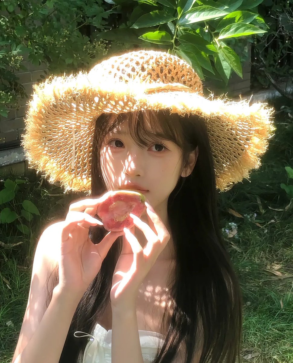 GiveMeMoreCakee's tweet photo. 在夏天会变得更加明媚 https://t.co/20AXWZqwSu