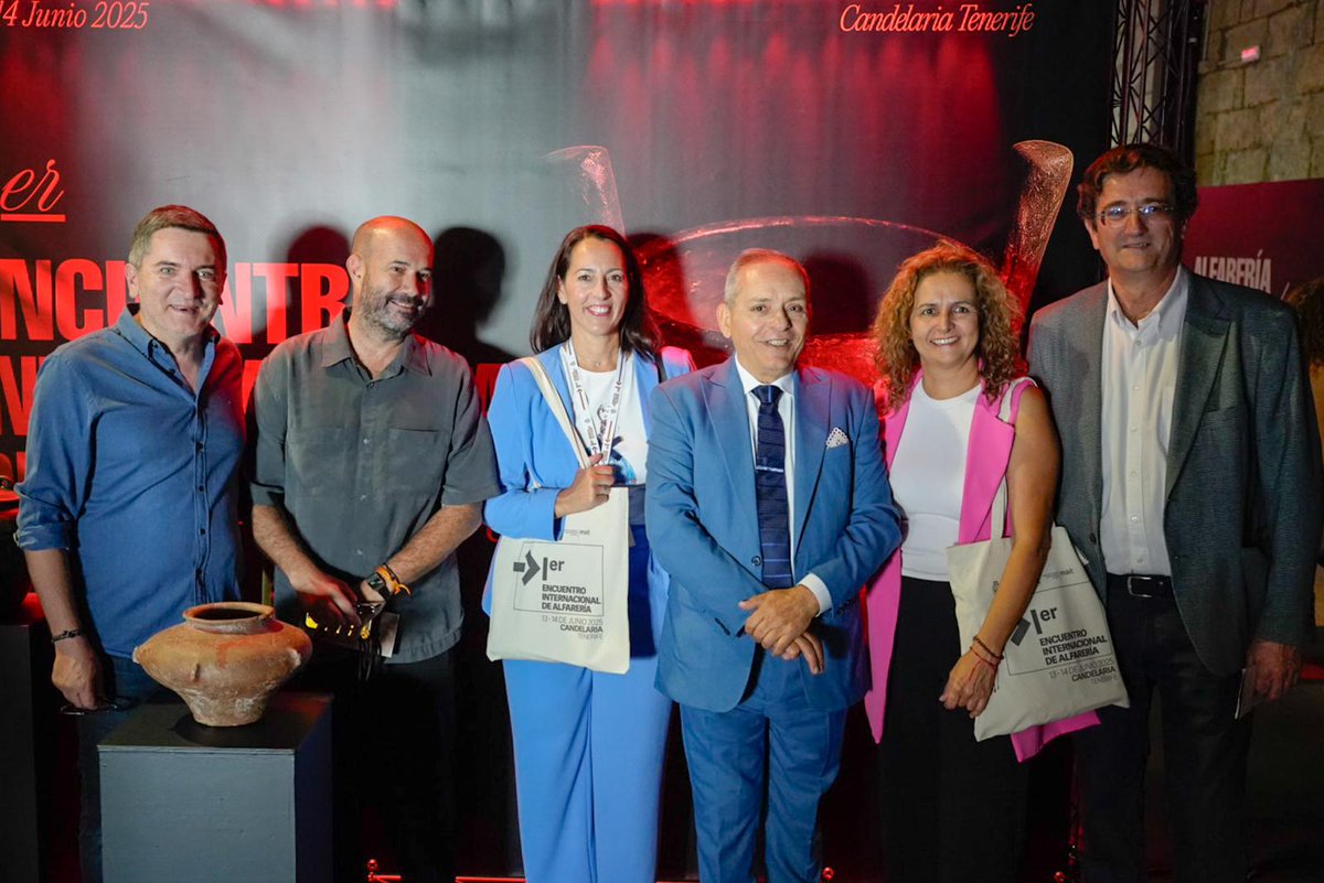 🏺 #ARTESANÍA 𝗣𝗿𝗶𝗺𝗲𝗿 𝗘𝗻𝗰𝘂𝗲𝗻𝘁𝗿𝗼 𝗜𝗻𝘁𝗲𝗿𝗻𝗮𝗰𝗶𝗼𝗻𝗮𝗹 𝗱𝗲 𝗔𝗹𝗳𝗮𝗿𝗲𝗿í𝗮 𝗲𝗻 𝗖𝗮𝗻𝗱𝗲𝗹𝗮𝗿𝗶𝗮
⁣
*️⃣ Contó 𝗲𝘀𝗽𝗲𝗰𝗶𝗮𝗹𝗶𝘀𝘁𝗮𝘀 de las islas, zona del Magreb, La Macaronesia y península ➡️ presentaron una variedad de enfoques y metodologías sobre