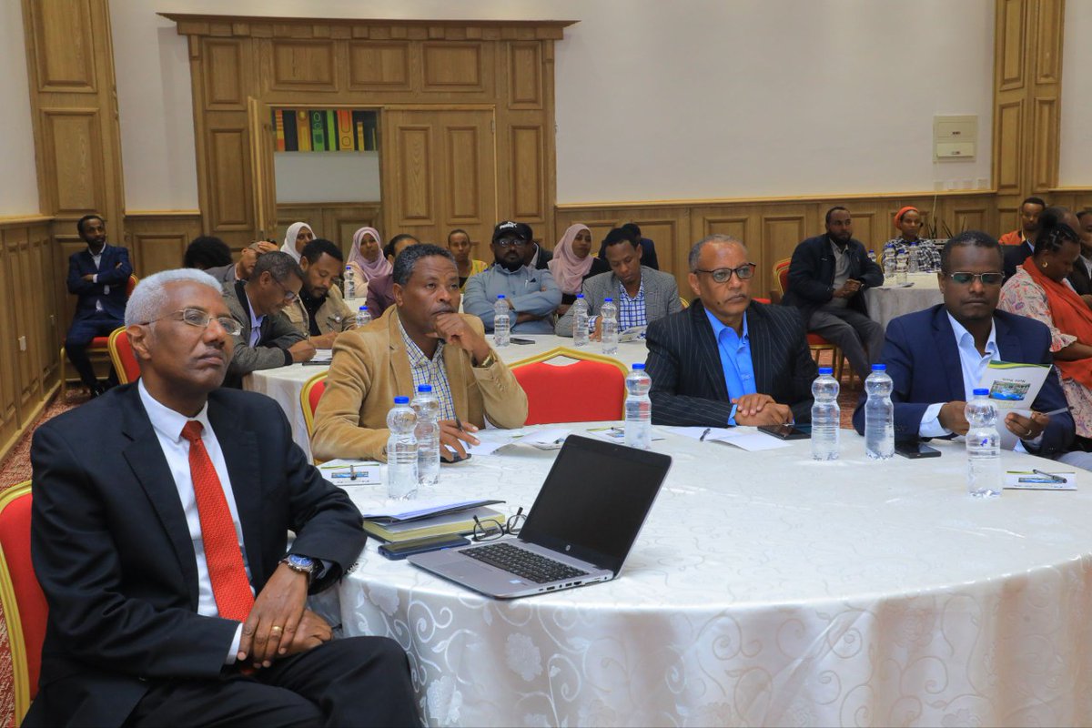 የኢትዮጵያን የኢንዱስትሪ የወደፊት እጣ ፈንታ በመቅረጽ ረገድ የቋሚ ኮሚቴው ሚና የላቀ ነው ( አቶ ሀሰን መሃመድ )
=====================
ሰኔ 09/2017  ዓ.ም (ኢሚ) የኢፌዴሪ ኢንዱስትሪ ሚኒስቴር ለኢንዱስትሪና ማዕድን ቋሚ ኮሚቴ አመራሮችና አባላት