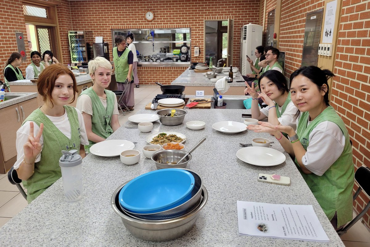✨ Envie d’une cuisine végétarienne, saine et spirituelle ?
La #TempleFood coréenne vous attend 🍱
🌿 Sans ail ni viande, mais pleine de saveurs
🌏 Approuvée par des chefs du monde entier
📍 Séoul, Gyeongju, et +
🔗bit.ly/440f4Vv

#VoyageCorée #KFood